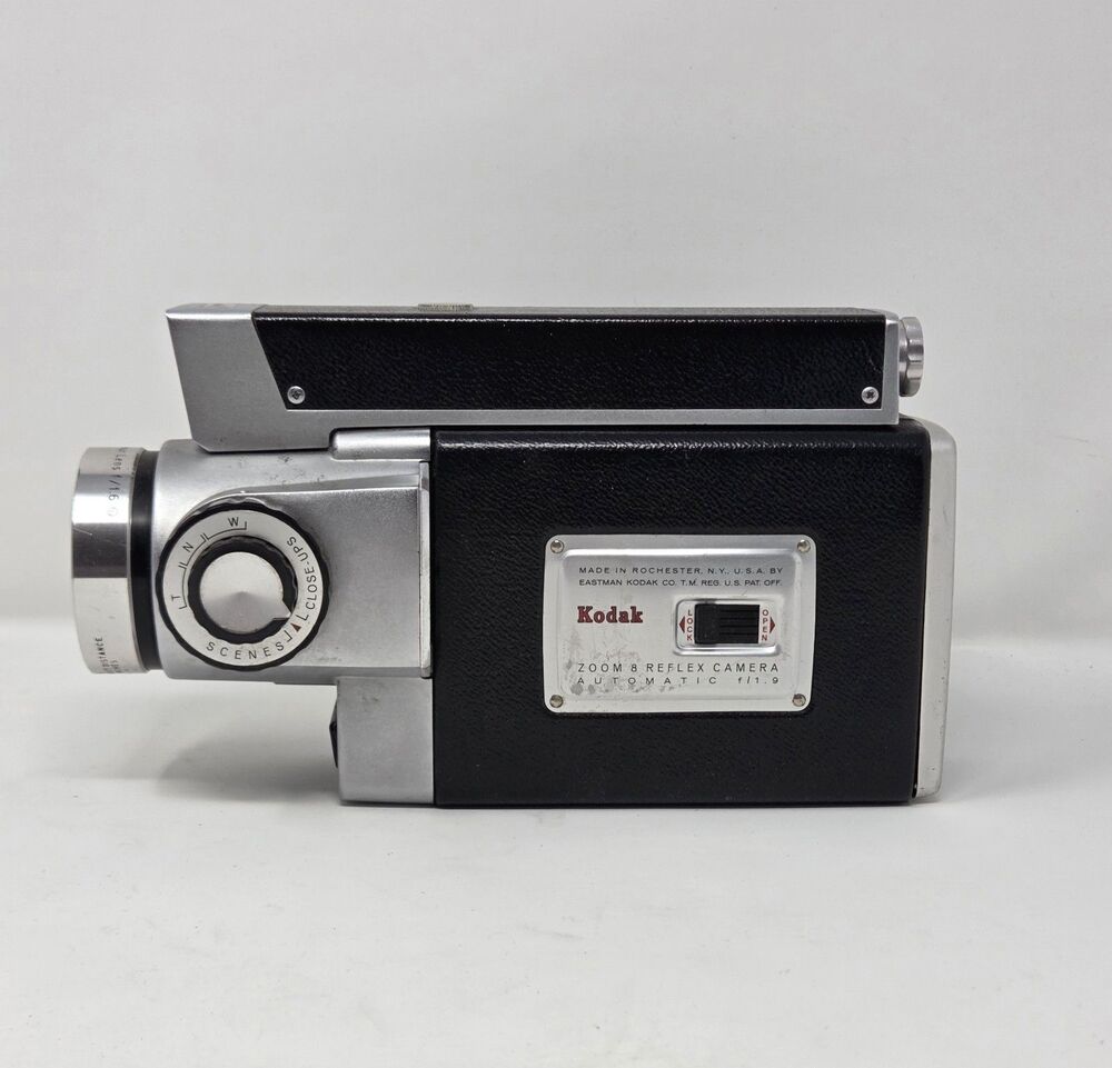 Kodak Zoom 8 Reflex Camera Automatic f/1.9 Working 8mm w/ Vintage Film - Picture 2 of 16